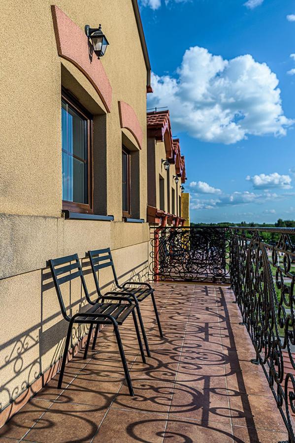 Hotel Stara Gorzelnia Licheń Eksteriør bilde